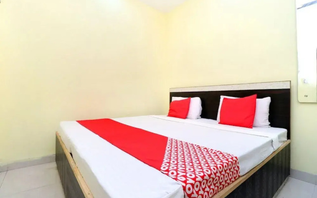 OYO 27650 Gian Residency