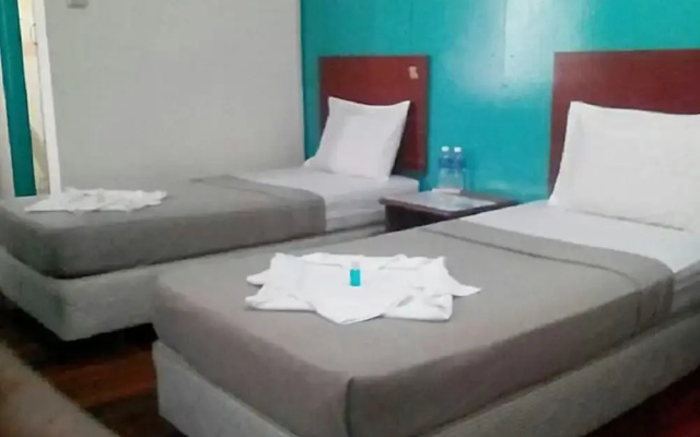 Riverside Hotel