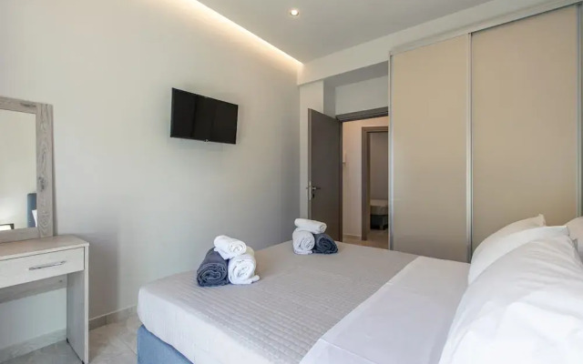 Neaira city apartment near the beach
