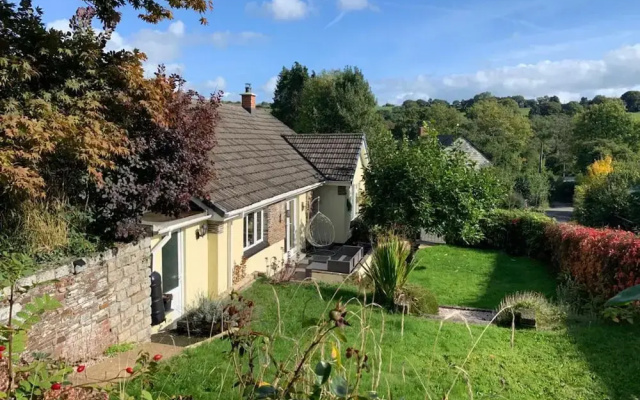 Impeccable 3-bed Bungalow Near Launceston