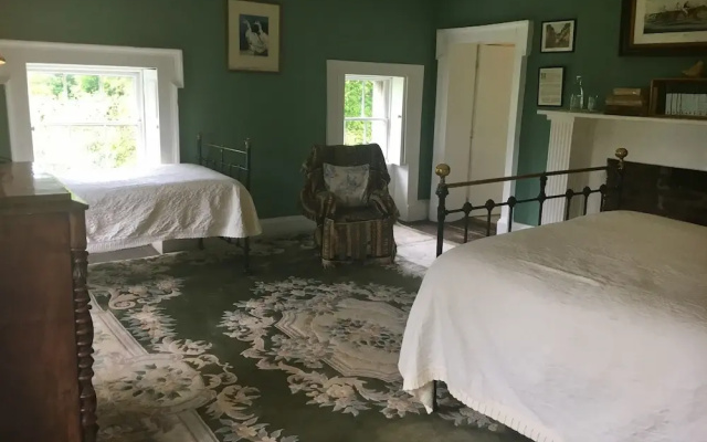 Roundwood House