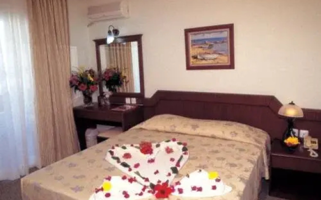 Lonicera Garden Hotel (ex. Lonicera Kosdere)