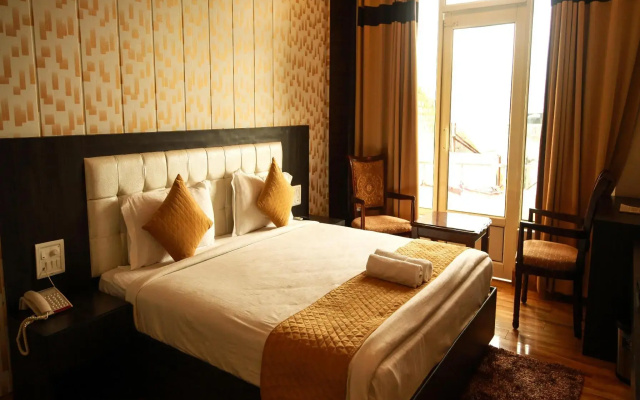 Paradise Ganga - A River Side Hotel