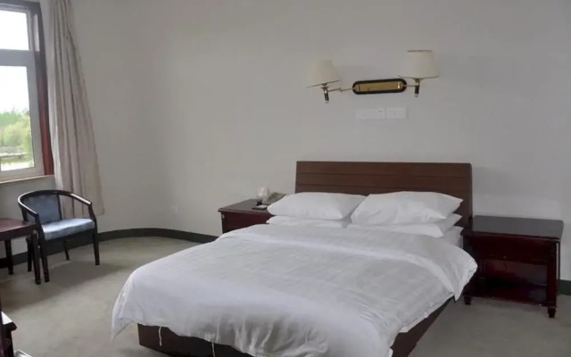Shanghai Juyuan Holiday Village