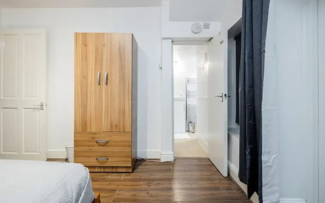 Charming 1-bed Basement Apartment in Lewisham