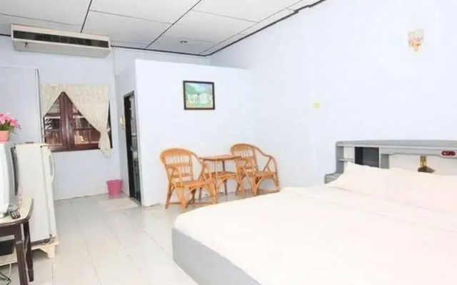 Rosthip Thani Resort(รสทิพย์ธานี รีสอร์ท)