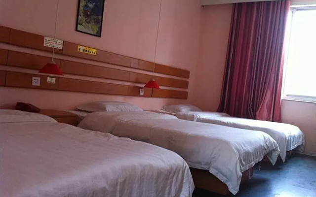 Saifel Business Hotel (Jinan Qilu Hospital Baotu Spring Store)(赛菲尔商务宾馆(济南齐鲁医院趵突泉店))