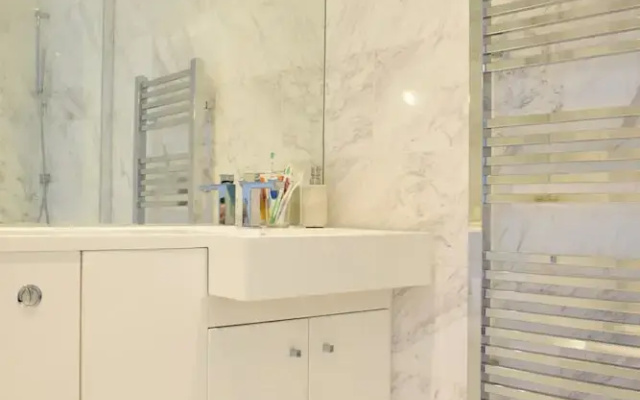 Modern and Spacious Belsize Park Apartment