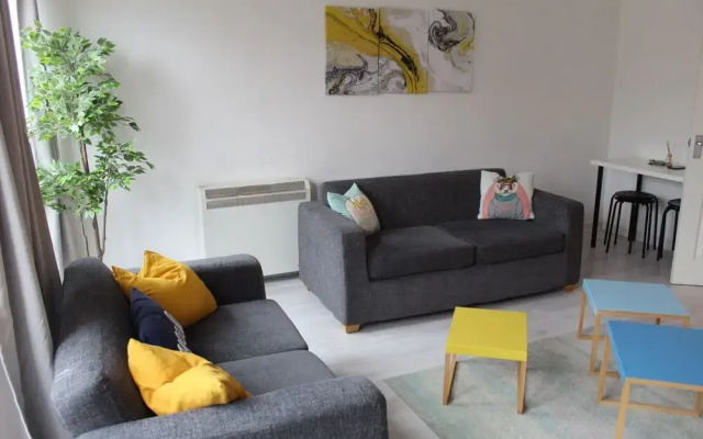Modern Apartment-Comfortable and Central