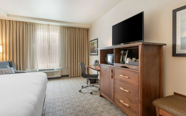 Best Western Premier Boulder Falls Inn