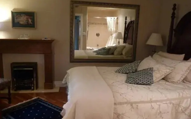Les Diplomates B&B (Executive Guest House)
