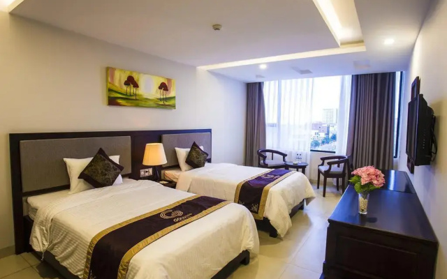 Golden Hotel