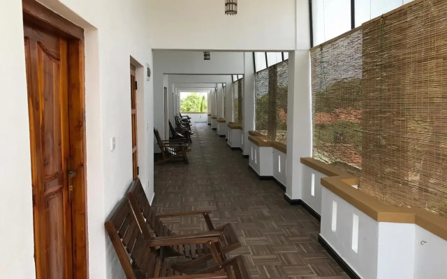 Shadow Bay Hotel