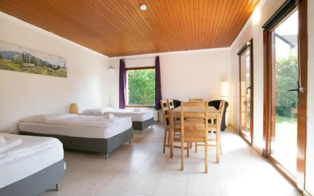 Tolstov House - 6 Room Villa with Garden - 15min Messe DUS