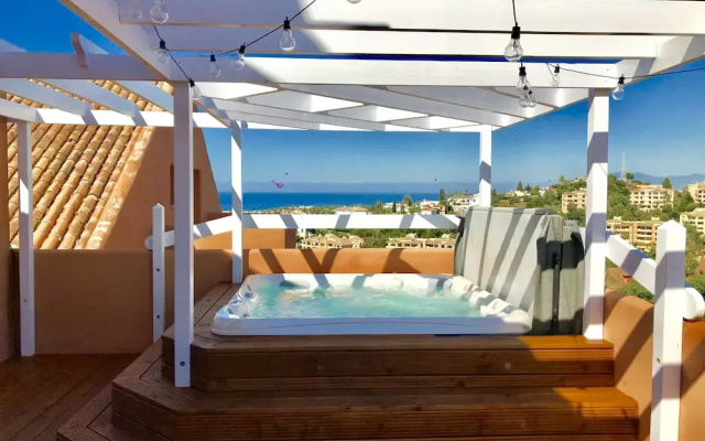 The Penthouse Club Marbella With hot tub