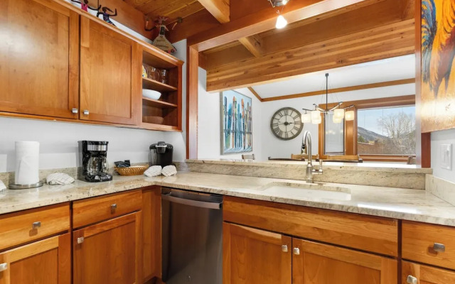 Tennis Townhome #1327 : 2, 225