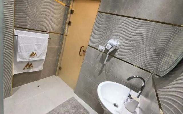 DISCOVER Pyramids inn
