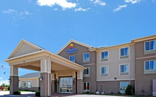 Comfort Inn & Suites Madison North in De Forest, United States of America from 124$, photos, reviews - zenhotels.com hotel front