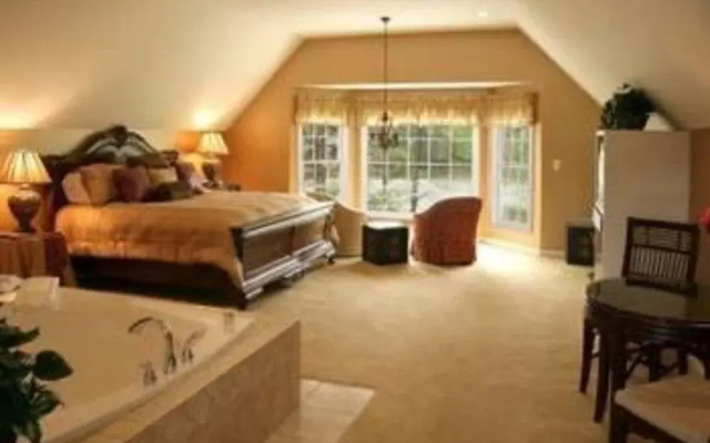 The Twin Lakes Lodge