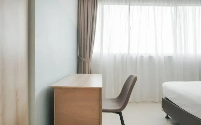 Comfortable And High Floor 1Br Paddington Heights Apartment