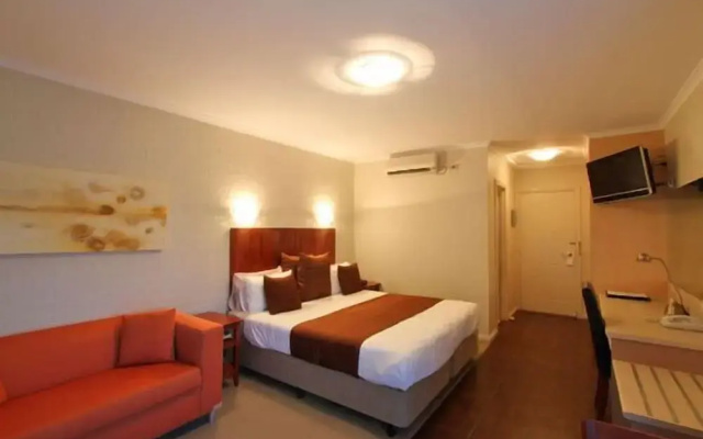 Euston Club Motel