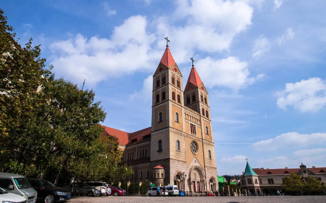 Hanting Hotel Qingdao Railway Station West Square