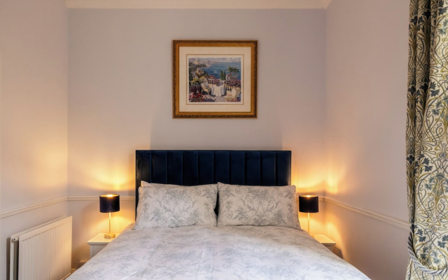 Stunning 1 Bedroom Flat in Central Bath