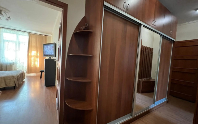 Apartment on Skorykovskyi Lane 4
