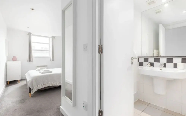 2 Bed Flat off Brick Lane