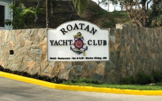 Hotel Roatan Dive And Yacht Club