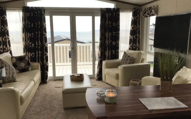 Haven Caravan Sleeps 6 Pet Friendly