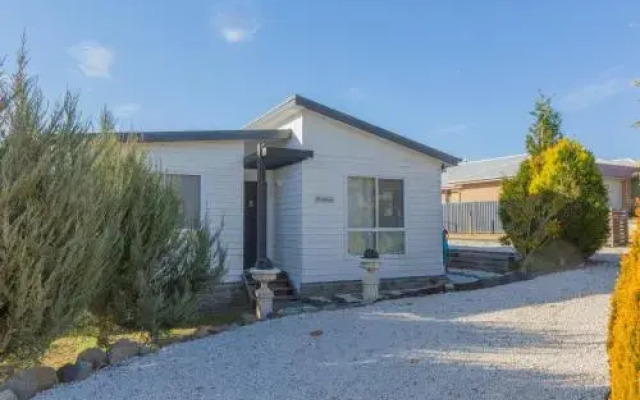 St Helena's 5 Twynam Street, Jindabyne NSW 2627