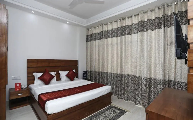 OYO 12918 The Prince Inn