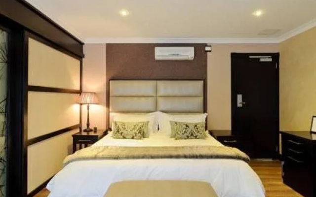 The Executive Suites  555