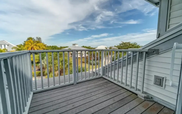 Beach Three Bedroom Villa by Redawning