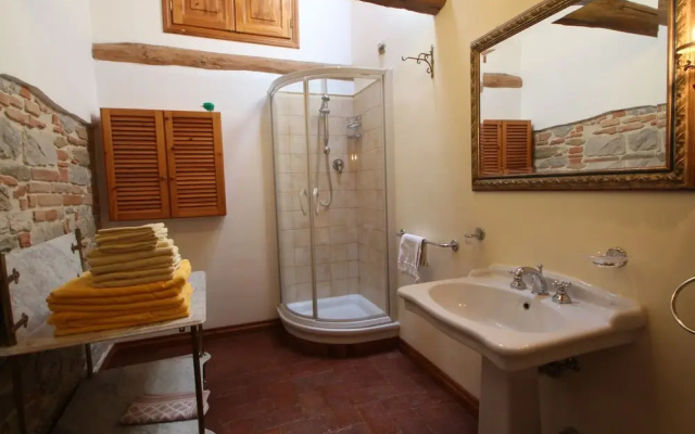Villa in San Venanzo With Pool and Sauna