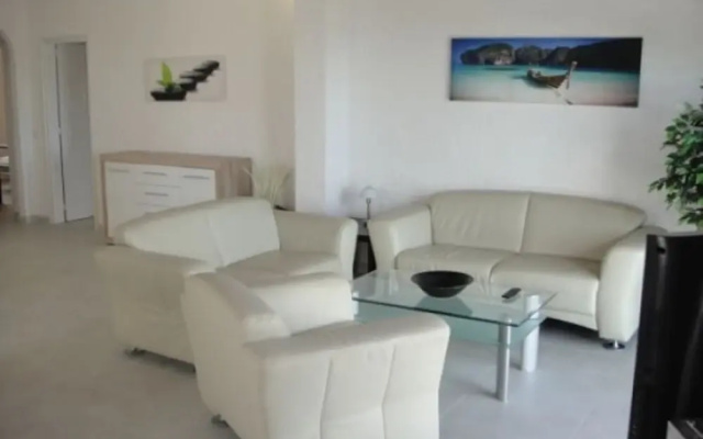 Casa Xiprers, 7 "Villa Santina"