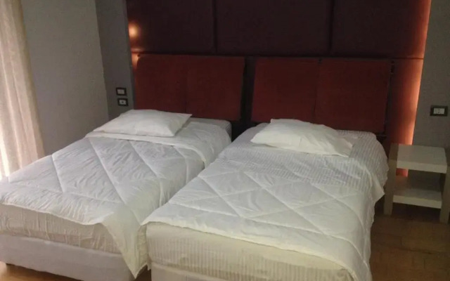 Hotel 1 Maji