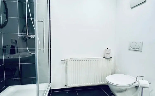 Comfortable Room Near Kaufpark Alterlaa