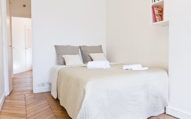 Апартаменты La Seine - Notre Dame Private Apartment комната для гостей