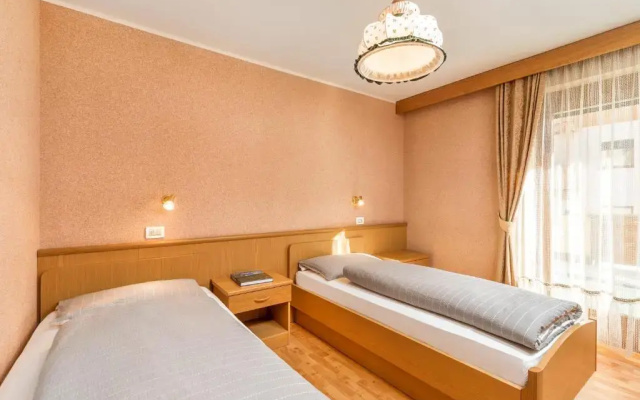 Apartments San Vigilio***