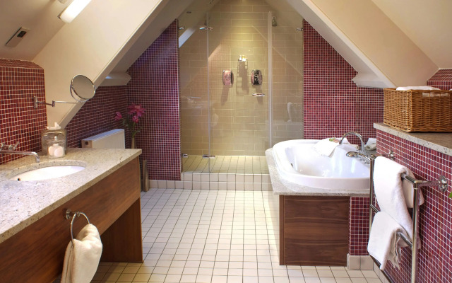 Jesmond Dene House
