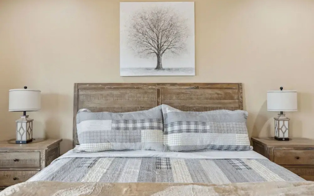 Robeson Hood Lodge 4 Bedroom Home