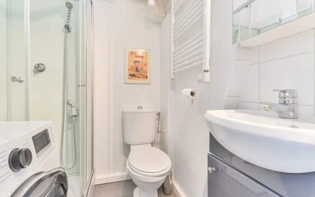 Bright And Spacious Studio Near la Défense