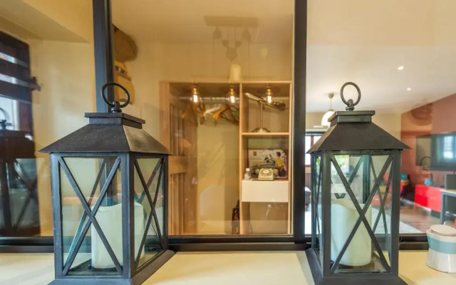 Spacious apartment with two terraces and private parking