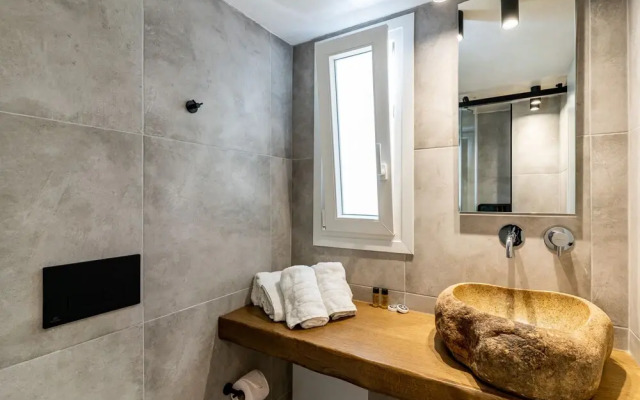 Amer Suites Fira