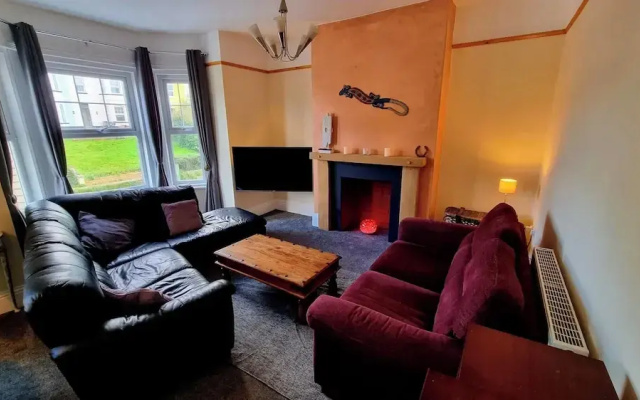Spacious Centrally Located Apartment