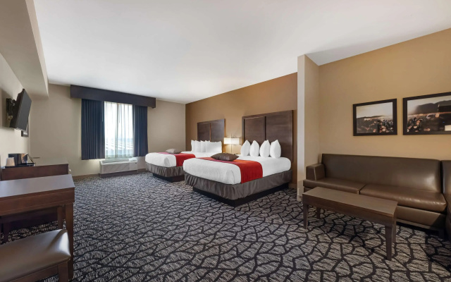 Best Western Plus Lakeview Hotel