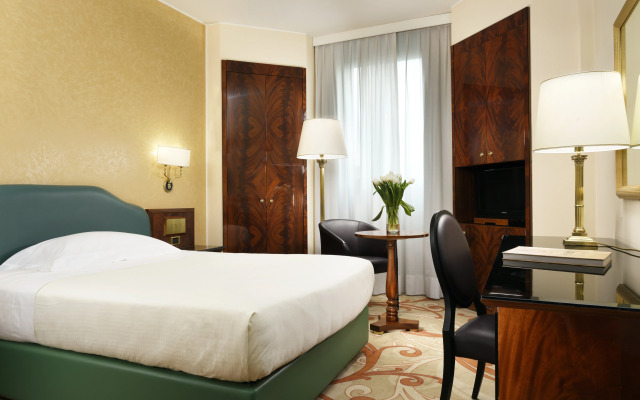 Отель UNAHOTELS Scandinavia Milano