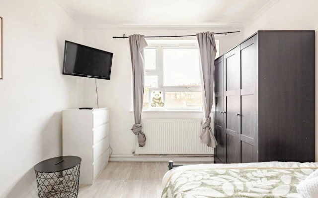 Central Wimbledon Stay! Free Parking & Fast Wifi, Long Stays Welcome!